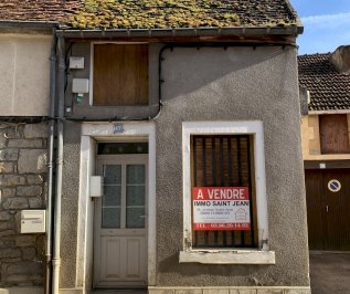 MAISON  DE VILLE - JARDIN / CORBIGNY -CENTRE