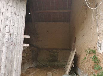 bâtiment agricole et maisonnette à rénover