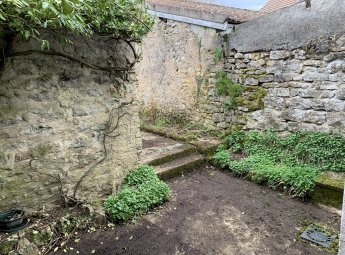 MAISON  DE VILLE - JARDIN / CORBIGNY -CENTRE