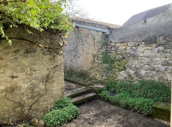 MAISON  DE VILLE - JARDIN / CORBIGNY -CENTRE