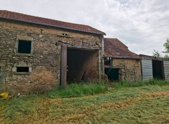 bâtiment agricole et maisonnette à rénover